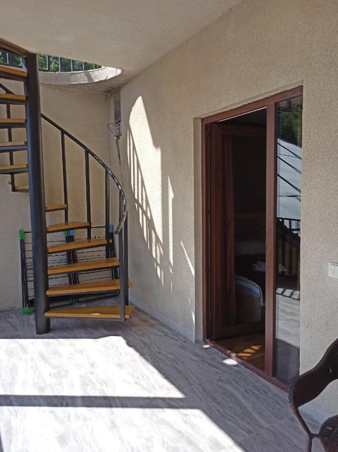 House B&B Местия Экстерьер фото