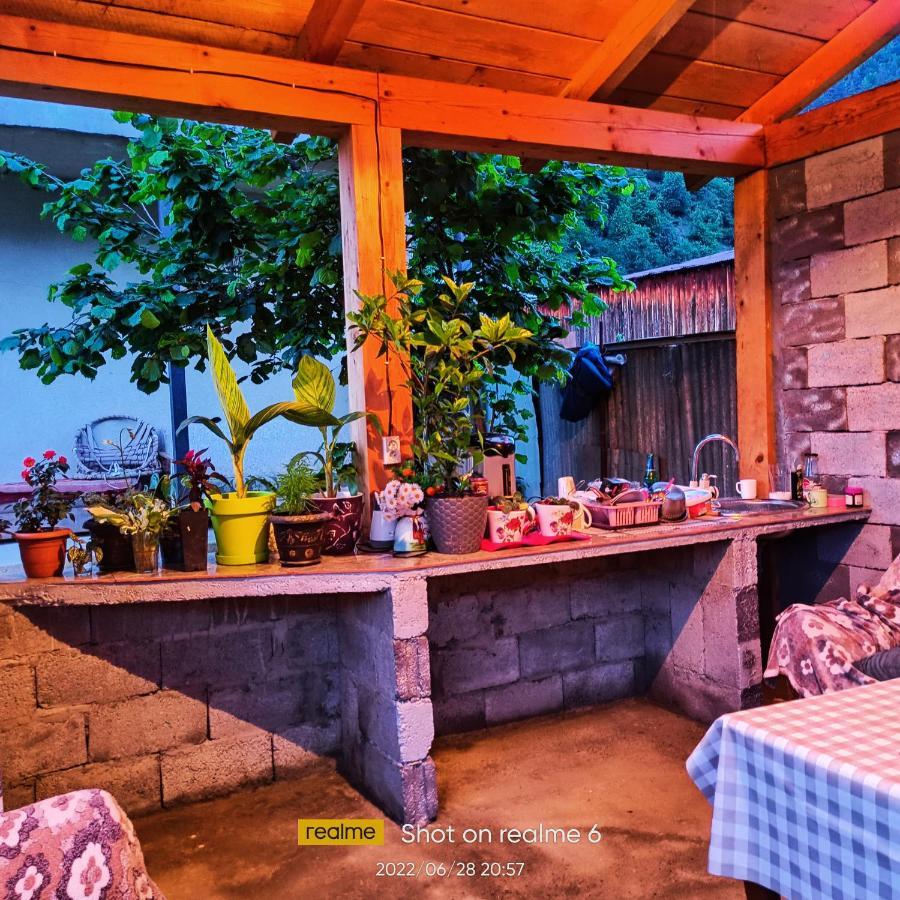 House B&B Местия Экстерьер фото