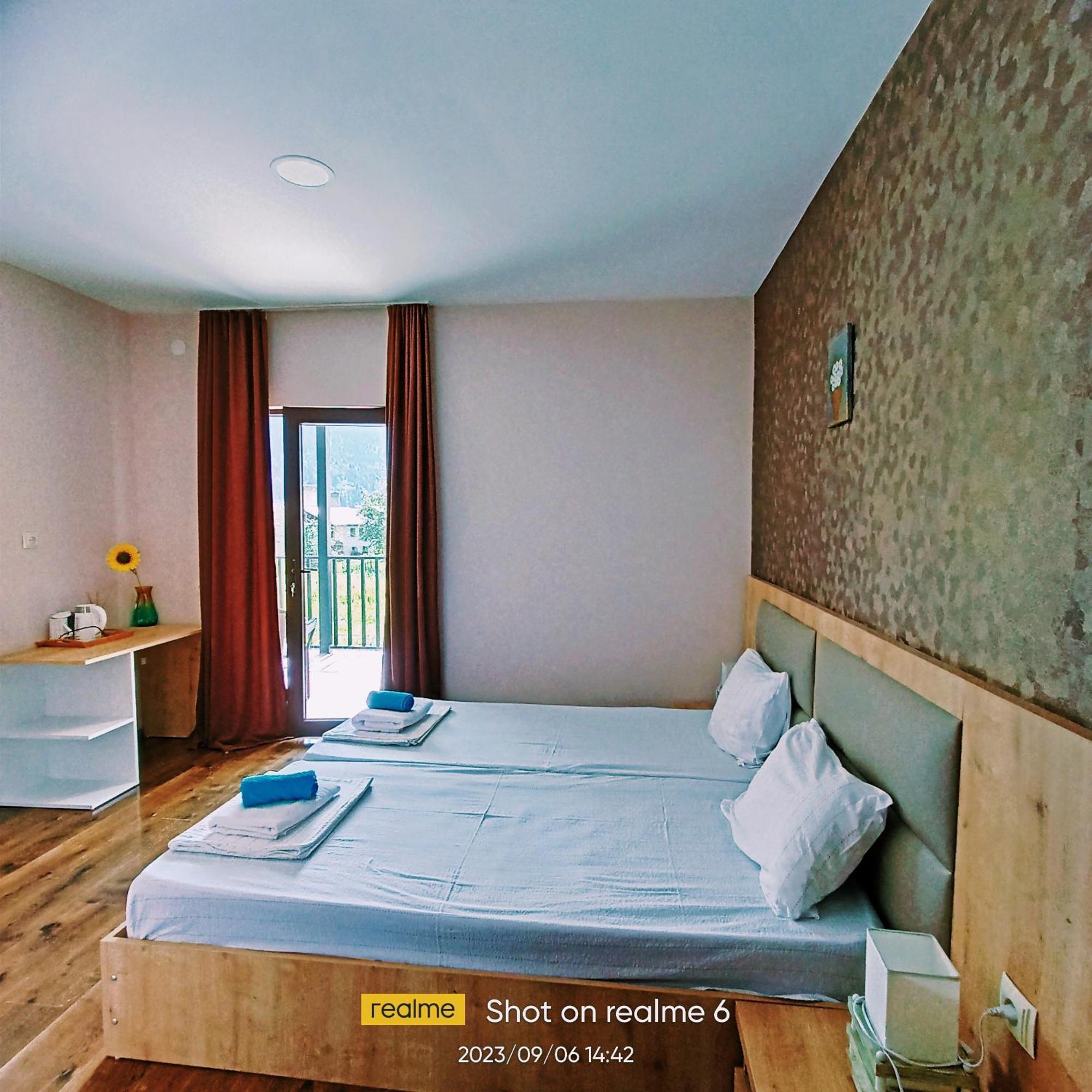 House B&B Местия Экстерьер фото