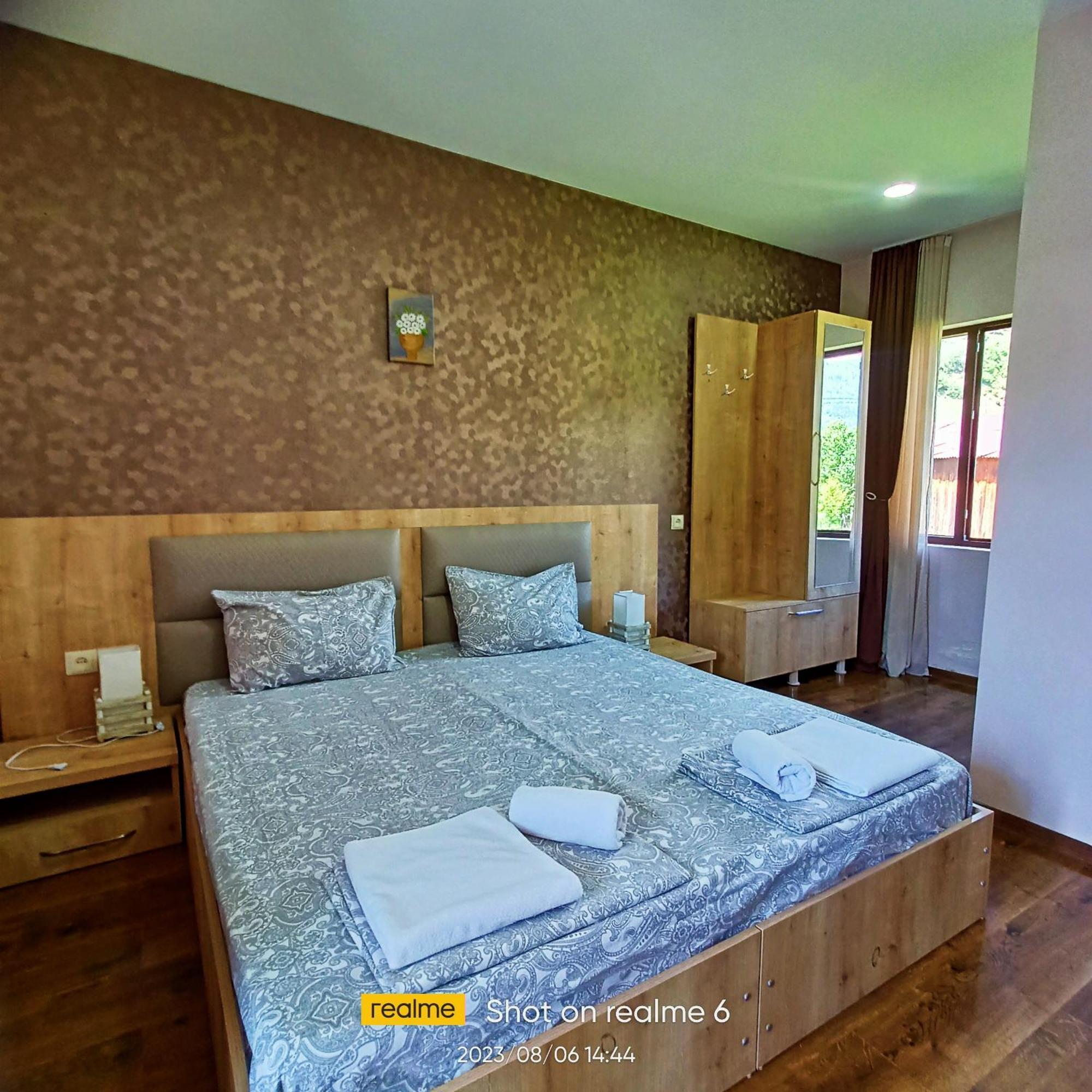 House B&B Местия Экстерьер фото