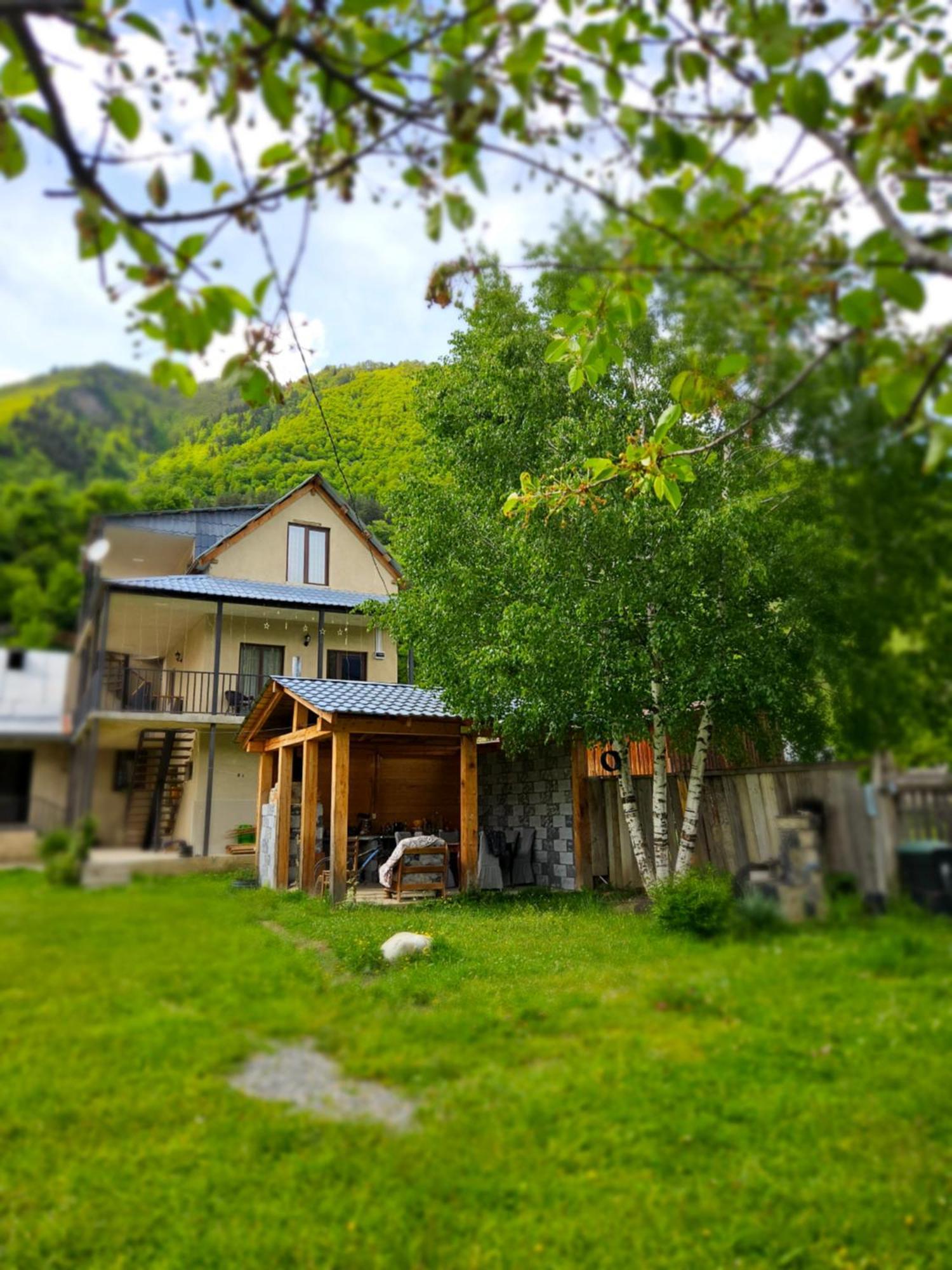 House B&B Местия Экстерьер фото