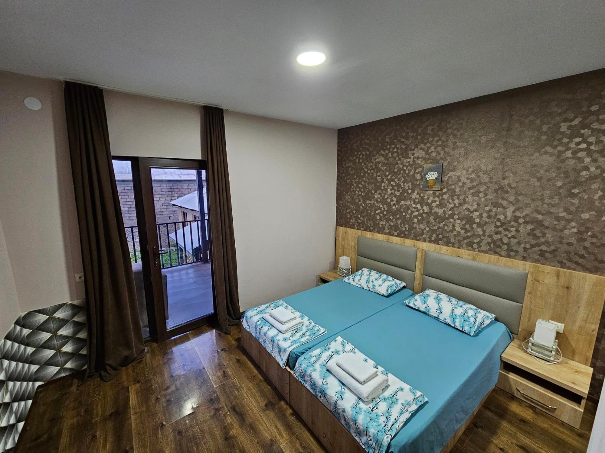 House B&B Местия Экстерьер фото
